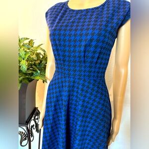 Women's classy dress Size Small